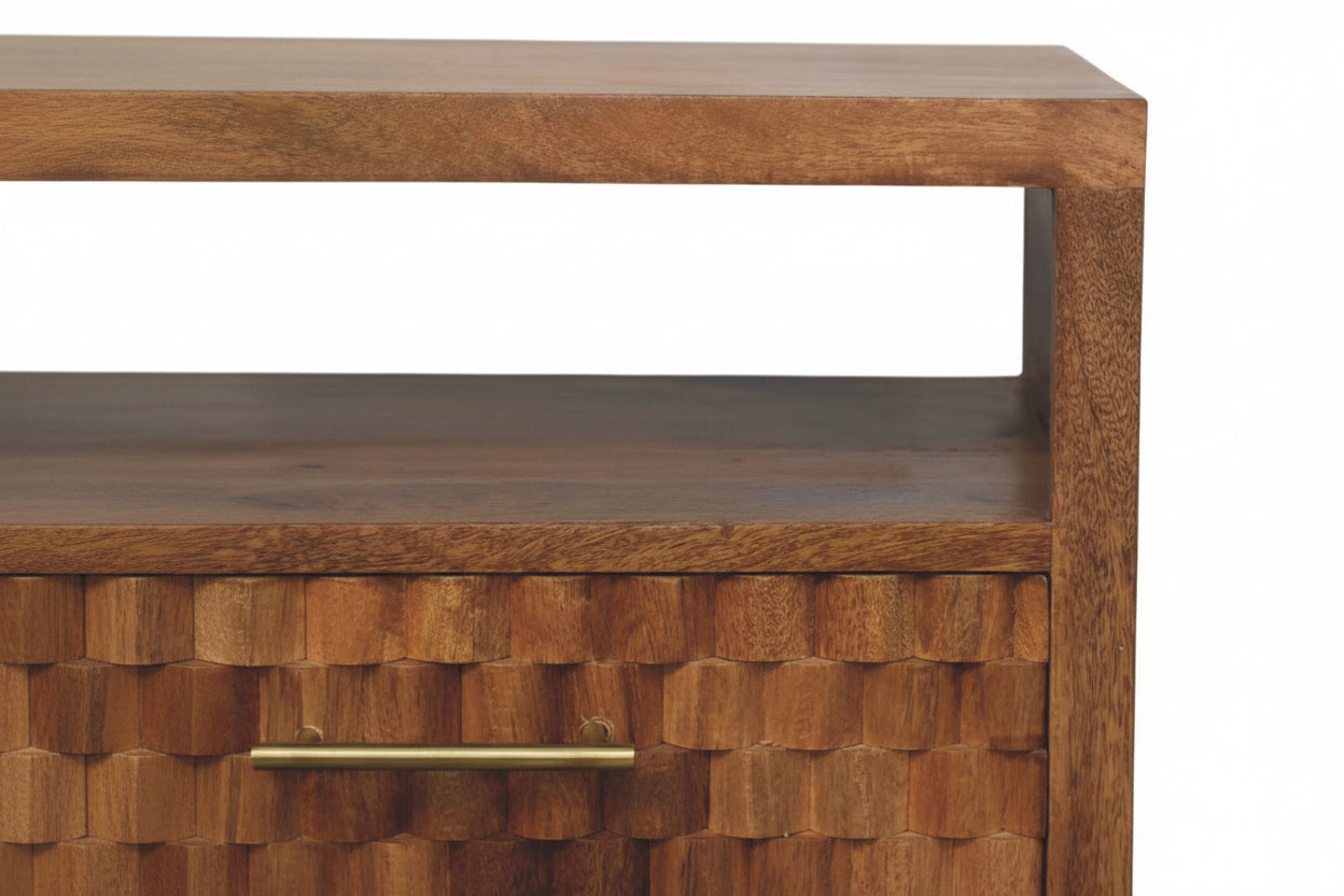 Arno Bedside -yöpöytä | Lämmin puuilme ja käsityöläisdesign